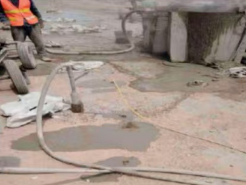 青秀水泥混凝土路面板底注浆技术 路面脱空注浆整治方案