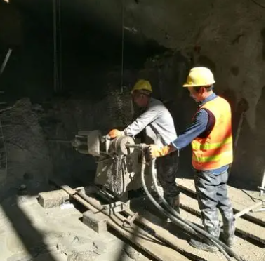 青秀水下抗分散灌浆料特点 水下不分散注浆料介绍